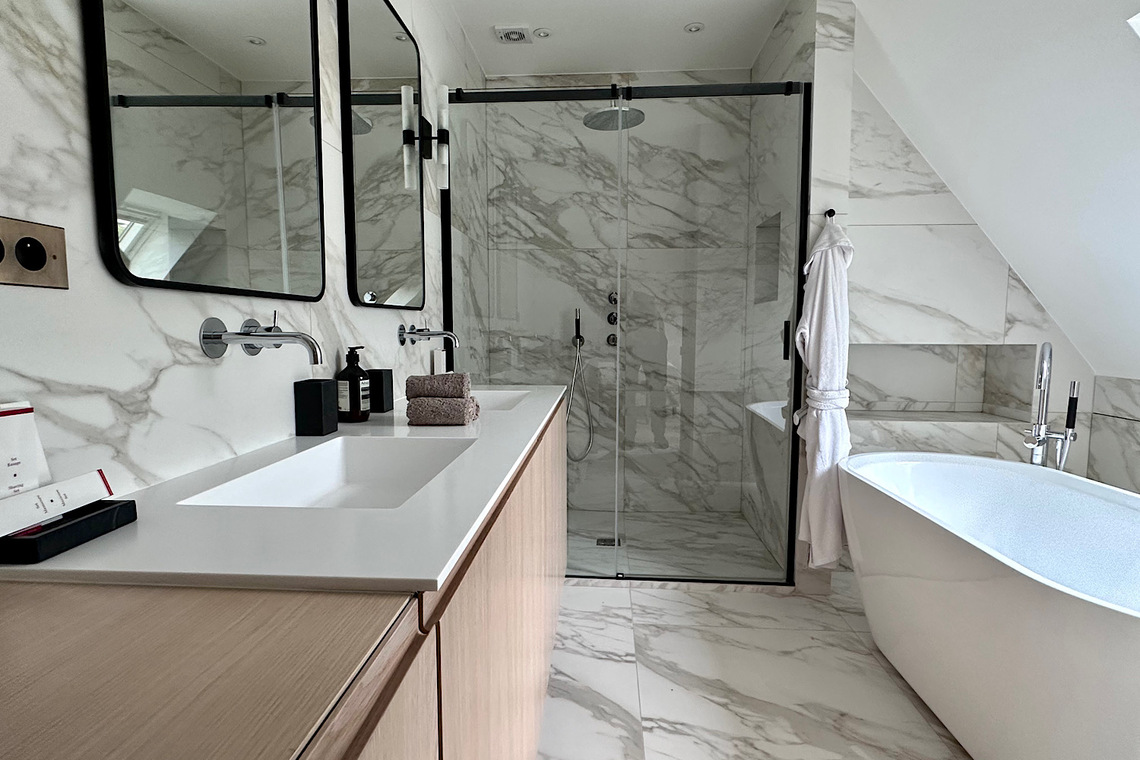 Bathrooms with comfort and style