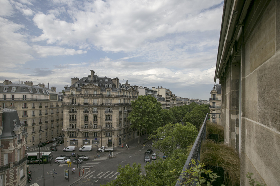 balcony clear view Paris rental