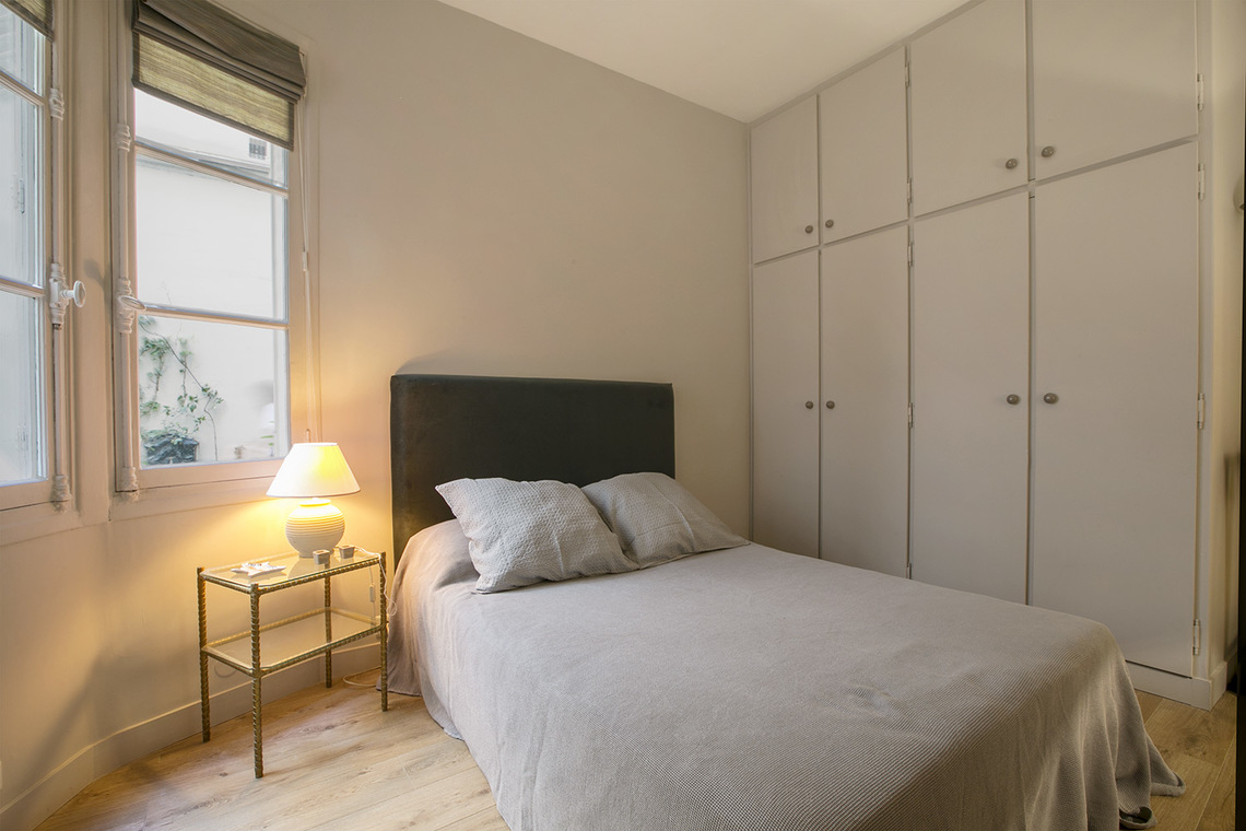 Furnished Apartment for rent rue de Verneuil, Paris | Ref 15040