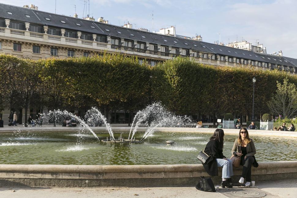 palais-royale-fontaine