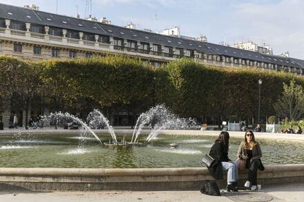 palais-royale-fontaine
