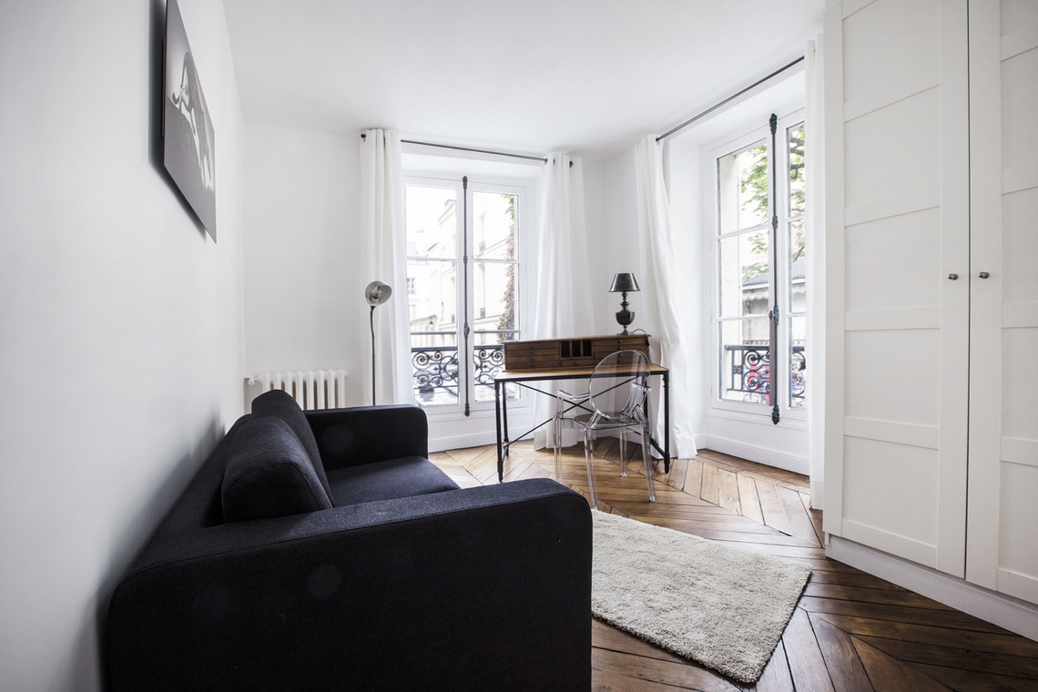 Furnished Apartment for rent Rue de Verneuil, Paris | Ref 9453